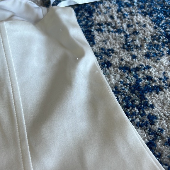 h:ours Tabitha Bodysuit in White small - Picture 7 of 10